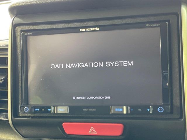 【ナビゲーション】目的地までしっかり案内してくれる使いやすいナビ。Bluetooth接続すればお持ちのスマホやMP3プレイヤーの音楽を再生可能！毎日の運転がさらに楽しくなります！！