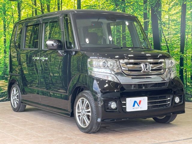 大好評のボディコーティング「弾スプラッシュコート」もご納車までに施工可能。通常のガラスコートと異なる、耐久年数6年の無機質ガラスコーティングが、ボディをキレイな状態に保ってくれます。