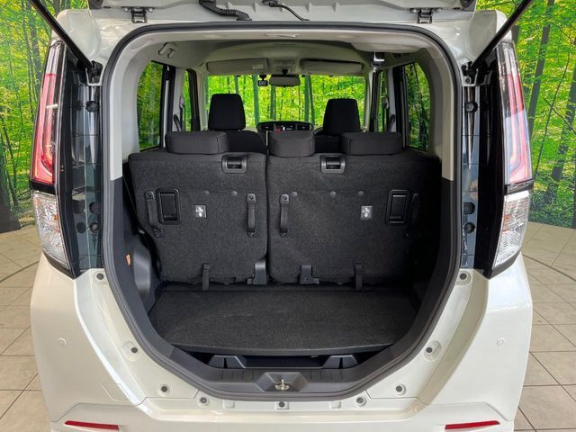 普段のお買い物や通勤、送迎等に十分な荷室スペースを確保しております。セカンドシートを倒すと、大きな荷物の積載も可能です♪
