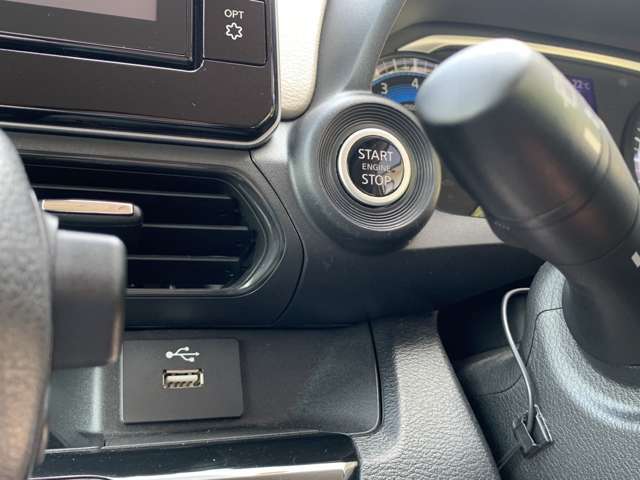 ★中古車なので、傷や凹みは多少はございます。小さな傷から大きな傷までさまざまです。大きな傷凹みは鈑金塗装修理後にお渡しを致しております。自社鈑金工場完備ですので、スピーディーな対応が可能です！