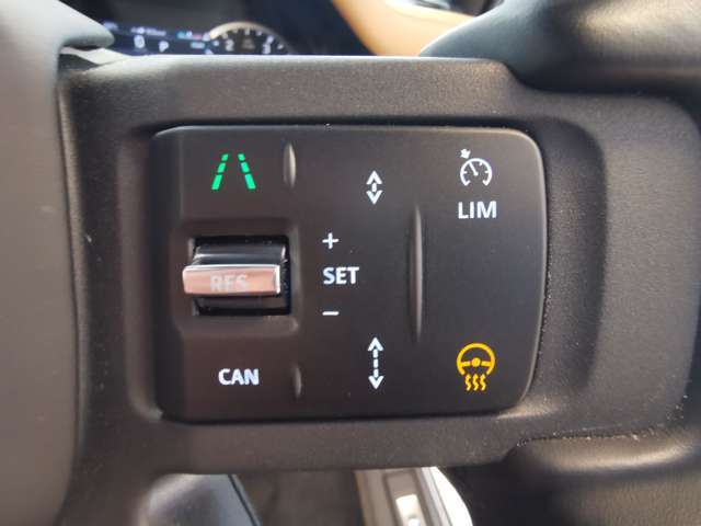 【アダプティブクルーズコントロール】前方車両を認識して自動で追従していくアダプティブクルーズコントロールが搭載されております。渋滞時などでも大変便利な機能になります。