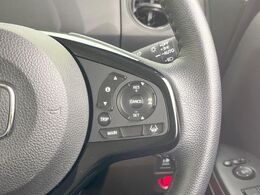 【アダプティブクルーズコントロール】高速道路での長距離走行が楽に！！自動で速度を保つクルーズコントロールが、衝突軽減システムと連携し、前方の車両を感知して車間を保つように速度調節してくれます！！
