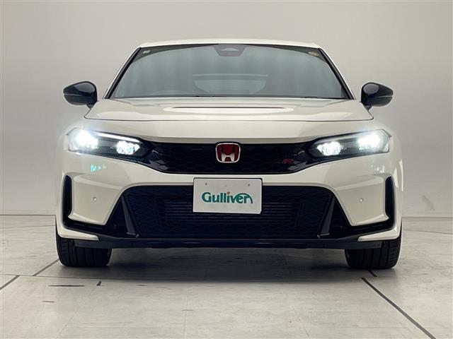 【正面】『外装：正面側』の画像になります。写真の内容に関してご不明点、ご質問等がございましたらお気軽にガリバー店舗までお問い合わせください。