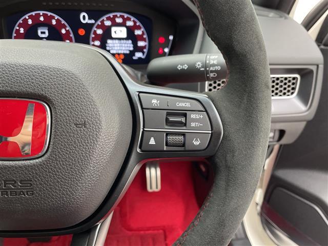 【運転席操作部】『運転席周辺の装備』の画像になります。快適なドライブを楽しむための機能が装備されています！運転席から触れるので使いやすいです！