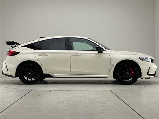 【右】『外装：右側』の画像になります。写真の内容に関してご不明点、ご質問等がございましたらお気軽にガリバー店舗までお問い合わせください。