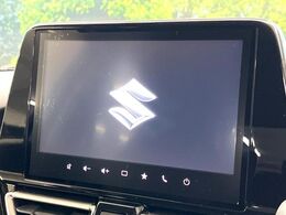 【メーカー純正9インチナビ】インテリアに溶け込むスタイリッシュな「専用設計」メーカーナビを装備♪視認性や操作性など基本性能にも優れ、より上質なカーライフをお楽しみいただけます。