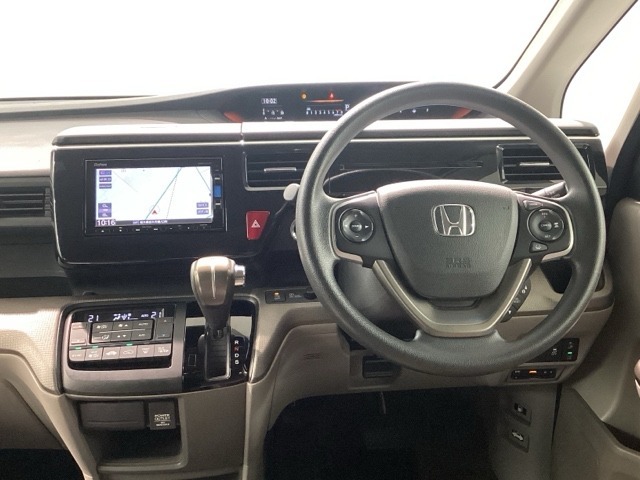 視認性の良いメーター＆操作性の良いステアリング回り☆