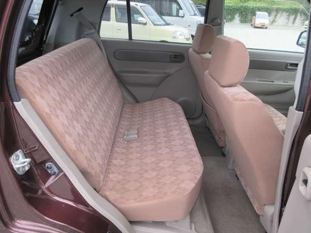 電話等での契約・取り置き等は一切行っていません。店頭での申込金の入金、又は、振り込み等での入金いずれの場合でも先に入金をされたお客様を優先いたします。