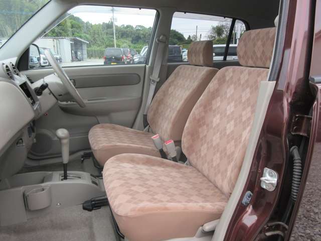 【保証の範囲】　エンジン・ミッション・ブレーキ等の主要箇所を保証します。万が一保証期間内に不具合等が発生した場合には店頭にて対応します。持ち込みは任意保険のロードサービスを使われることをお勧めします。