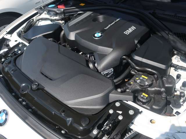 国土交通省認証自社整備工場にてご購入後の手厚いサポート体制も整えております。車検や修理も是非お任せ下さい。