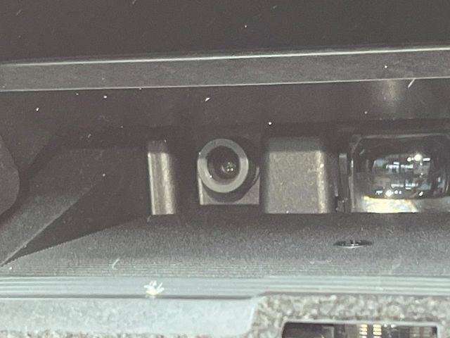 【スズキ　セーフティサポート】走行中に前方の車両等を認識し、衝突しそうな時は警報とブレーキで衝突回避と被害軽減をアシスト。より安全にドライブをお楽しみいただけます。