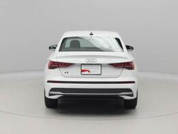 バックカメラ付きで駐車も安心です