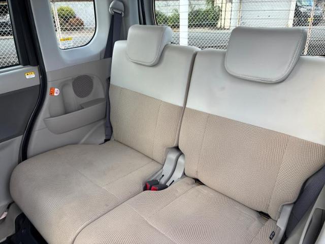 WECARSでは各商談席に大型モニターをご用意しております！見やすい大画面でゆったりと全国の在庫をご覧いただけます！是非ご来店お待ちしております！