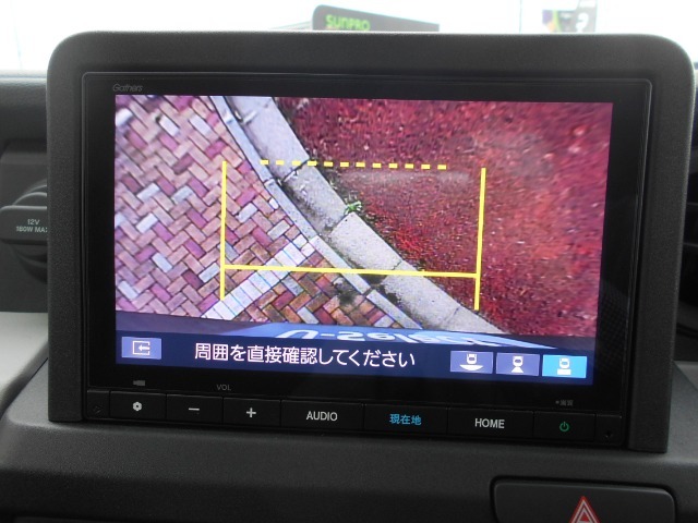 バックカメラ付きで運転が苦手な方も車庫入れが安心です！狭いところでの駐停車もお車を傷つけず安心です！