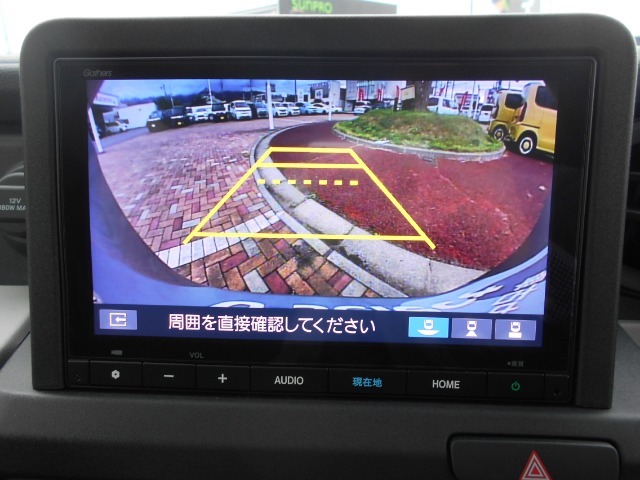 バックカメラ付きで運転が苦手な方も車庫入れが安心です！狭いところでの駐停車もお車を傷つけず安心です！