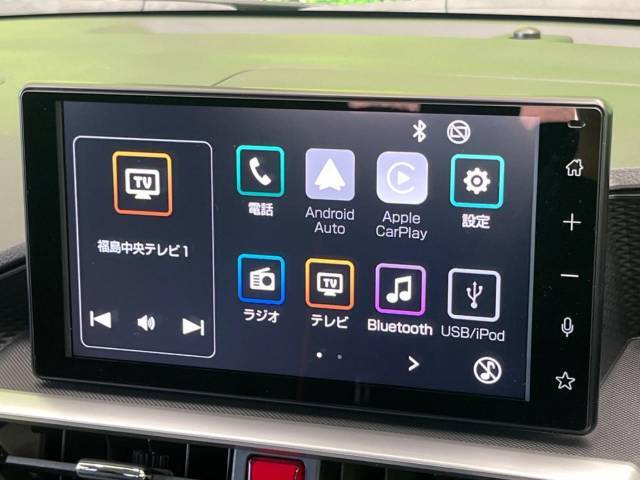 【ディスプレイオーディオ】お手持ちのスマートフォンとの連携で、ナビや音楽再生など各種アプリを使用可能。スマホに近い感覚でお使いいただけます♪