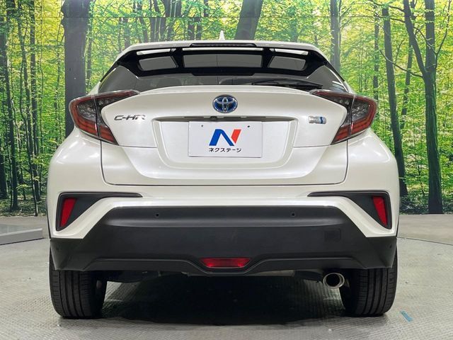 安心の最長10年・走行無制限保証（有償）をご用意。保証内容も充実はもちろん、無料点検＆オイル交換や、年中無休の全国・24時間ロードサービスも付帯されておりますのでご安心下さい。