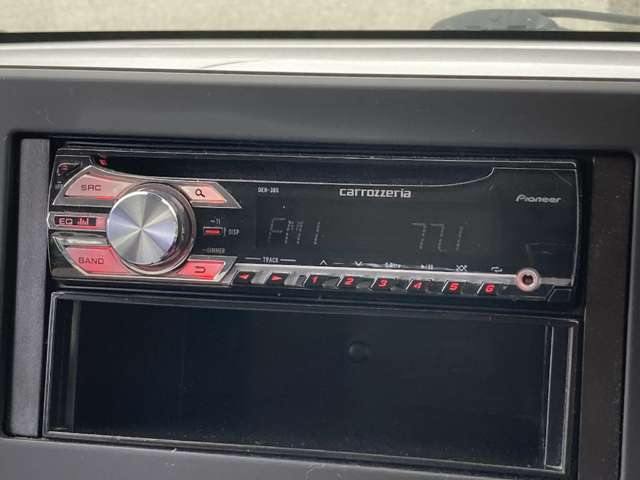 ●仕入れ段階で徹底したチェックを行い、厳しい審査にパスした車だけを展示・販売しています。弊社ではこれをプロチェックと呼び、数十の独自チェック項目に基づき、車の状態を調べ上げています。