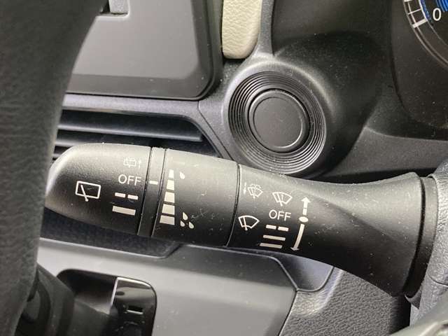 ●全国各地から良質車だけを選ぶ目利きの仕入れスタッフ☆さらに国家整備資格者が、その車を徹底してチェックしています！！