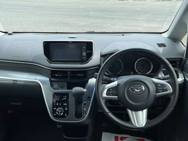【インパネ周り】視界がよく運転しやすい設計となっております。イン日々のドライブを飽きさせません♪