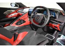 BUBUさいたま店は、自社工場併設の大型店舗で専属メカニックによる納車前点検整備はもちろん、アフターメンテナンスにも幅広くご対応いたします。お車のことなら何でもお気軽にご相談ください！