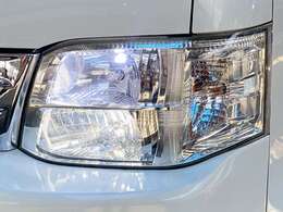 LEDヘッドランプは立ち上がりが早く、素早く前方を明るく照らしてくれます。