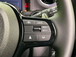 【アダプティブクルーズコントロール】高速道路での長距離走行が楽に！！自動で速度を保つクルーズコントロールが、衝突軽減システムと連携し、前方の車両を感知して車間を保つように速度調節してくれます！！