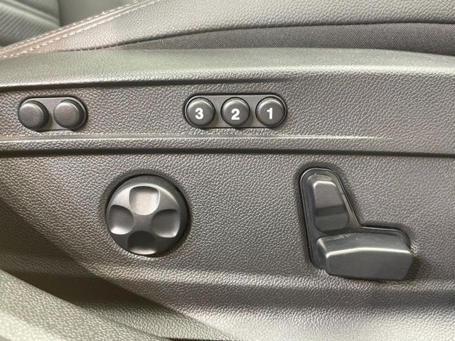 ●パワーシート：シート位置の“前後と背もたれの“角度の微調整が可能となります。手動設定のシートよりも、より細やかな設定ができるのがポイントです。