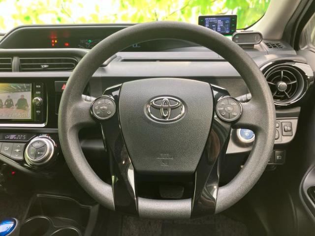 WECARSの展示場では実際に見て、触ってお車をお選びいただけます！知識の豊富な営業スタッフが様々なカーライフをご提案いたします！