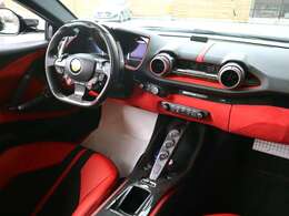 ◆純正ナビゲーション ◆リアパーキングカメラ ◆パーキングセンサー ◆ハイパワーHIFIシステム ◆パッセンジャーディスプレイ ◆カラードレブカウンター:Yellow