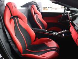 ◆フル電動シート:メモリーシート/電動ランバーサポート/シートヒーター ◆ロゴ刺繍入りカラードマット