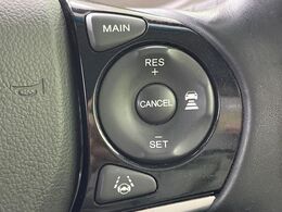 【アダプティブクルーズコントロール】高速道路での長距離走行が楽に！！自動で速度を保つクルーズコントロールが、衝突軽減システムと連携し、前方の車両を感知して車間を保つように速度調節してくれます！！