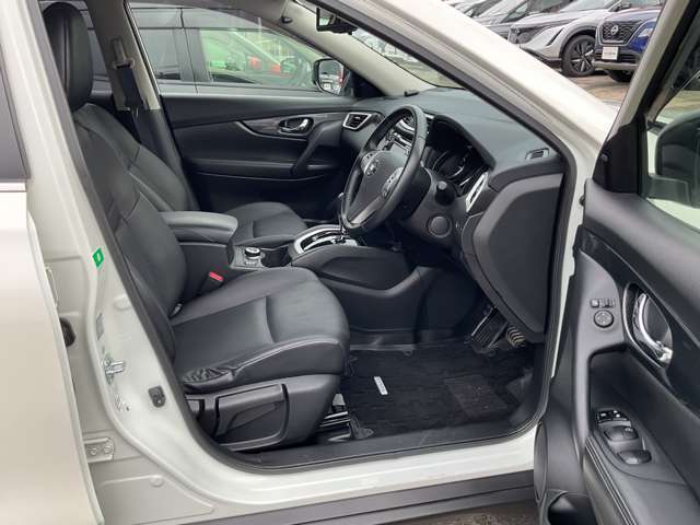 運転席シート部