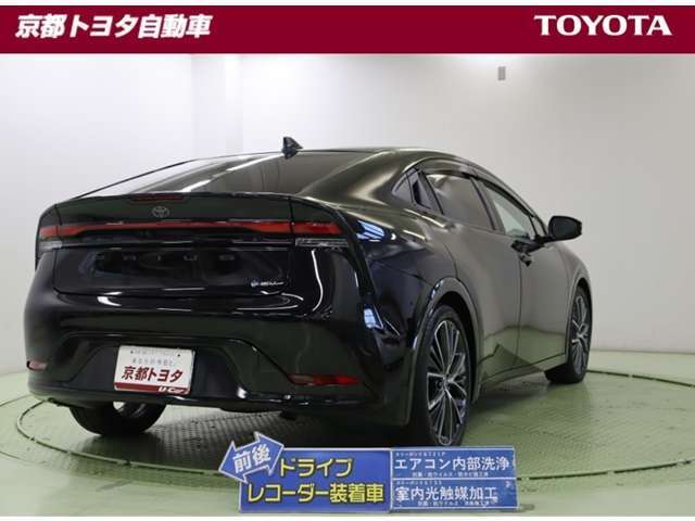 駐車時などの衝突の回避や軽減を図る駐車支援システム【PKSB】で安心をサポート、道路標識をディスプレイ確認できる【ロードサインアシスト】で見落とし防止をサポートします。