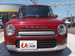 エクステリアは、愛嬌のある表情と高い質感を表現した、ディスチャージヘッドランプ内蔵の丸目ヘッドランプとイメージを合わせた、クリアレンズを採用したリヤコンビネーションランプ☆