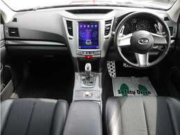 すっきりとしたレガシィB4らしいデザインのダッシュ回り！フロントビューの視認性もよく運転しやすいと思います★