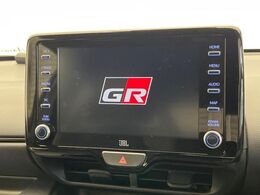 【メーカー純正ナビ】インテリアに溶け込むスタイリッシュな「専用設計」メーカーナビを装備♪視認性や操作性など基本性能にも優れ、より上質なカーライフをお楽しみいただけます。