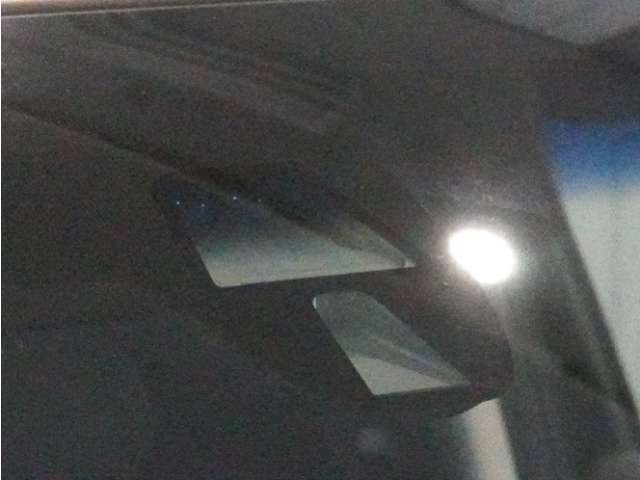 運転する人も、そうでない人も、家族みんなが安心して、自由にお出かけできる生活をサポートする先進機能。