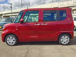 新車と同様の保証（有料）がつけられます。また各地域の店舗に最新の大型整備工場とプロメカニックが常駐しておりアフターメンテナンスもお任せください。