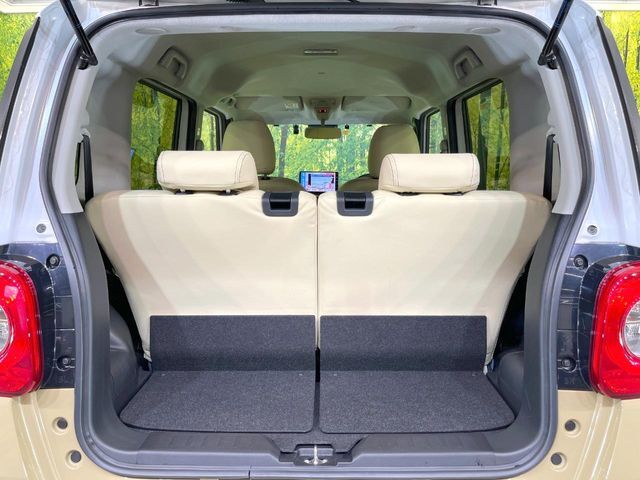 積み下ろしのしやすいデッキにはたっぷりと荷物を積み込んでいただけます。遊びから仕事まで、様々なシーンで頼れます♪
