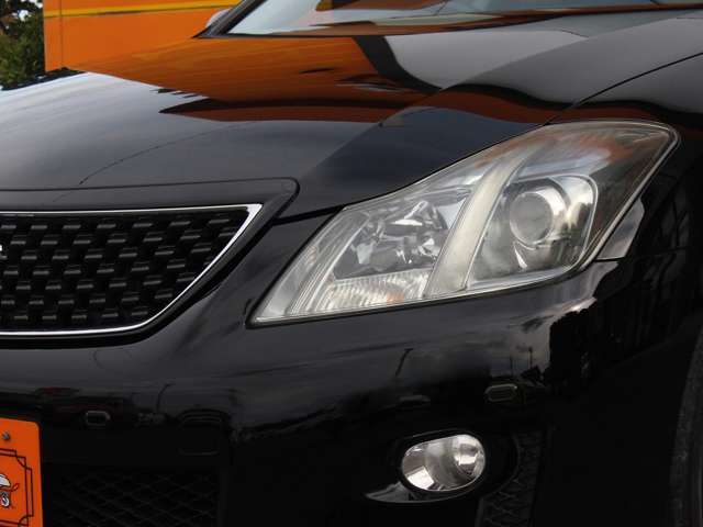 黄ばんでいてはカッコ悪いので全車ヘッドライトは磨いてあります！これだけで年式が新しく感じます！！