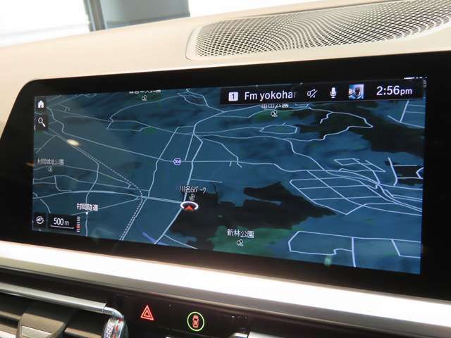 BMW iDriveナビゲーションシステム。ワイドで視認性に優れたスクリーン。