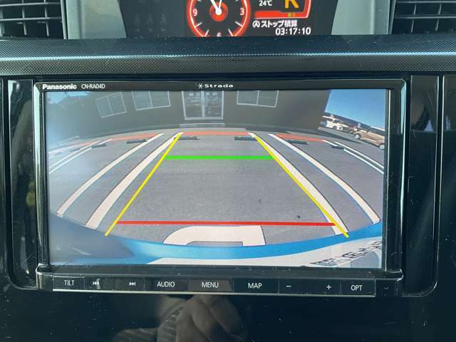 バックモニターで車庫入れや縦列駐車もらくらく、夜間でもはっきり見える高感度カラーカメラで車幅、距離表示機能付きです。