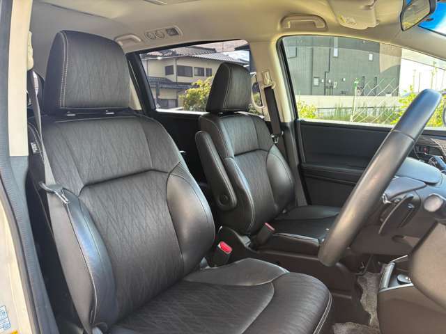 車内・運転席側