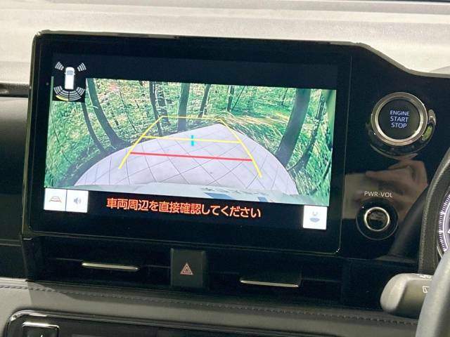 【バックカメラ】駐車時に後方がリアルタイム映像で確認できます。大型商業施設や立体駐車場での駐車時や、夜間のバック時に大活躍！運転スキルに関わらず、今や必須となった装備のひとつです！