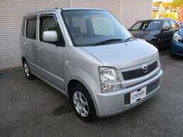 下取り車！！格安処分！！人気のAZワゴン！！希少の5速ミッションのです。キーレス・電格ミラー・純正CDデッキ・社外アルミホイール・プライバシーガラス付きです