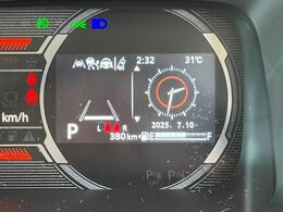 液晶カラーインフォメーションディスプレイ装備！様々な車両情報などを表示可能です！