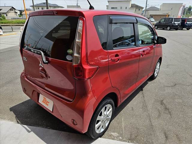 ガラスコーティングなども行っております。プロの業者による、施工ですのでご安心してお頼みください。
