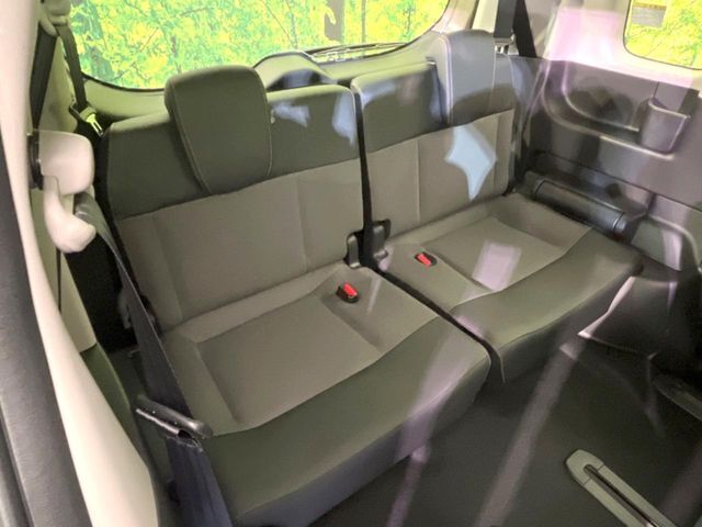 3列目シートはもちろん状態良好☆大人でもゆったりと座って頂けますので、大人数でのお出かけもラクラクです♪ご家族で、気の知れた仲間で、ドライブに行くのが楽しみですね♪