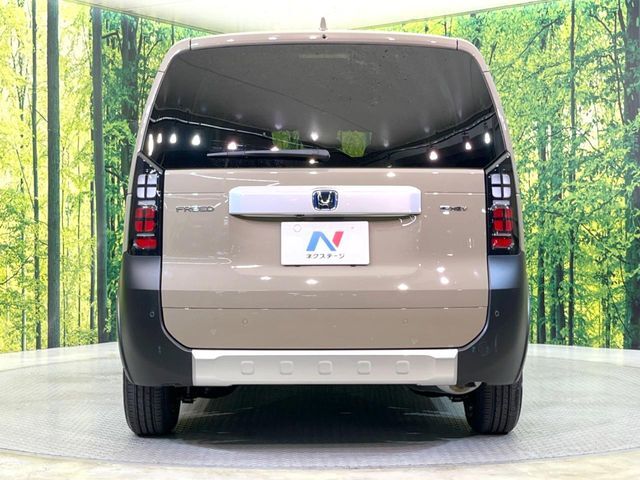 安心の最長10年・走行無制限保証（有償）をご用意。保証内容も充実はもちろん、無料点検＆オイル交換や、年中無休の全国・24時間ロードサービスも付帯されておりますのでご安心下さい。